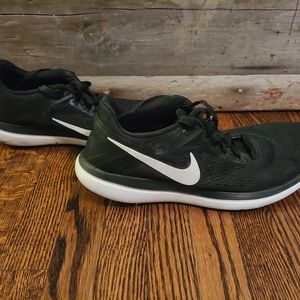 Nike Flex 2016 Run Size 9